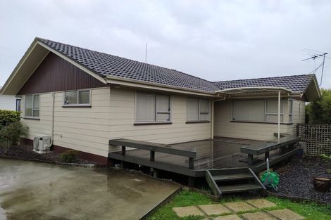 Photo of property in 19 Tomintoul Place, Highland Park, Auckland, 2010