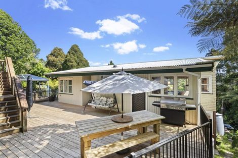 Photo of property in 39 Arapito Road, Titirangi, Auckland, 0604