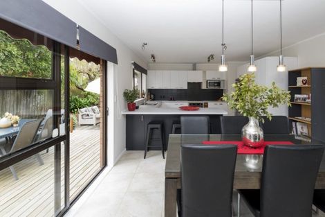 Photo of property in 2/98 Gosford Drive, Botany Downs, Auckland, 2010