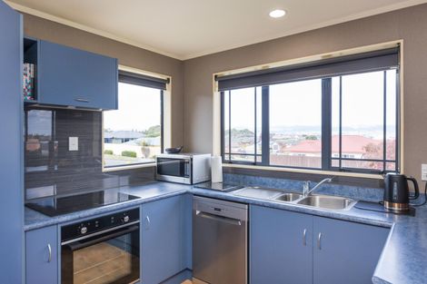Photo of property in 84 Parnell Heights, Kelvin Grove, Palmerston North, 4414