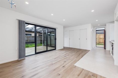 Photo of property in 46 Black Beech Crescent, Takanini, 2110