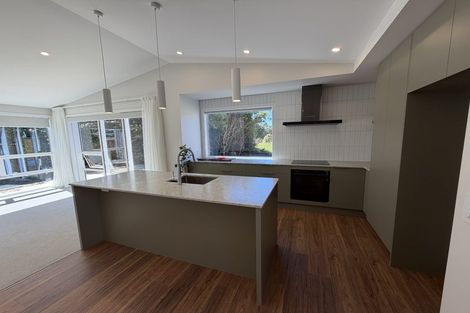 Photo of property in 52 Wairau Road, Oakura, 4314