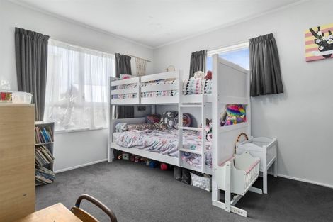 Photo of property in 37 Dunton Drive, Welcome Bay, Tauranga, 3112