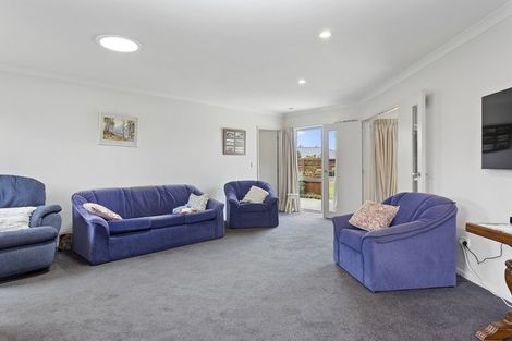 Photo of property in 5 Haydon Place, Amberley, 7410