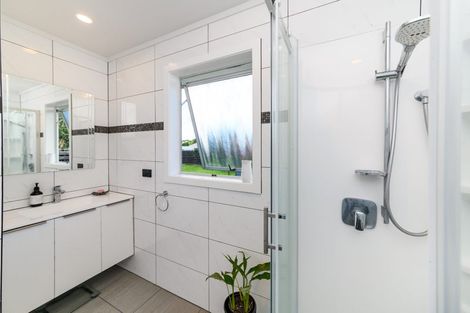 Photo of property in 2 Grant Place, Awapuni, Palmerston North, 4412