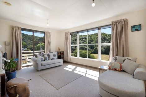 Photo of property in 34 Takapuwahia Drive, Takapuwahia, Porirua, 5022