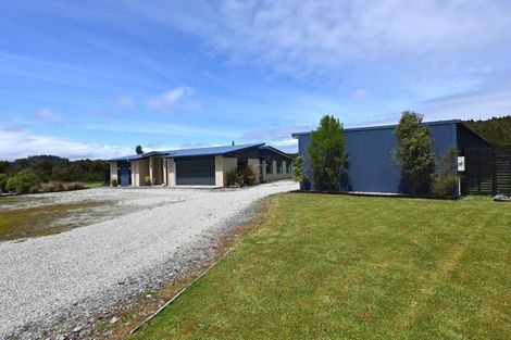 Photo of property in 28 Craig Road, Ruatapu, Hokitika, 7883