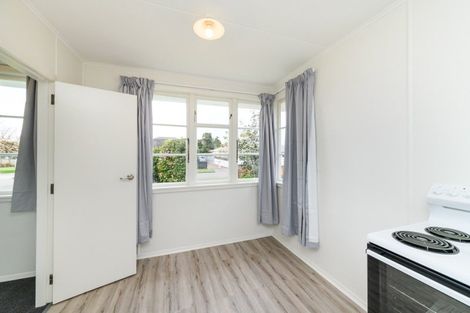 Photo of property in 33 Crewe Crescent, Hokowhitu, Palmerston North, 4410