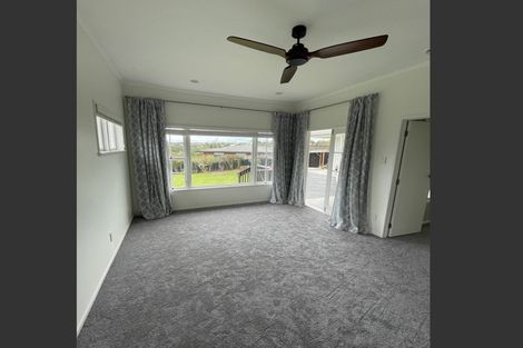 Photo of property in 12 Dowling Place, Pakuranga, Auckland, 2010