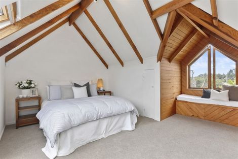 Photo of property in 411 Waitakere Road, Taupaki, Henderson, 0782