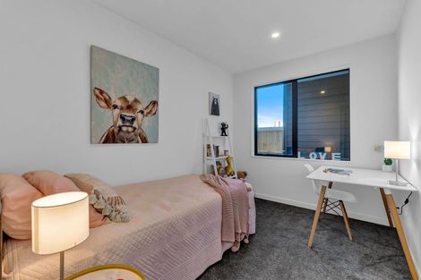 Photo of property in 8 Monstedt Terrace, Windsor Park, Auckland, 0632