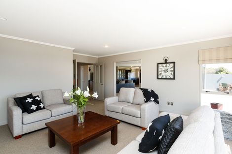 Photo of property in 5 Silkwood Place, Fitzherbert, Palmerston North, 4410