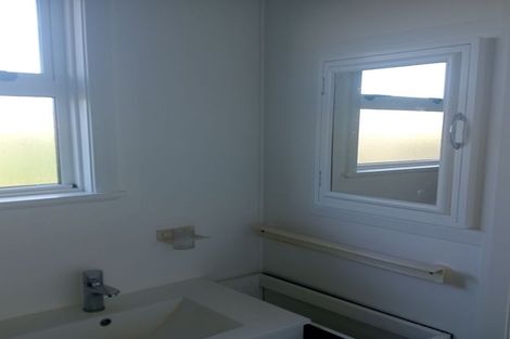 Photo of property in 8 Greenock Place, Awapuni, Palmerston North, 4412