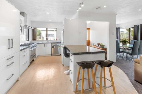 Photo of property in 15 Elmslie Place, Owhata, Rotorua, 3010