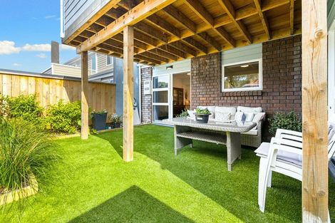 Photo of property in 3/28 Manly Esplanade, Browns Bay, Auckland, 0630