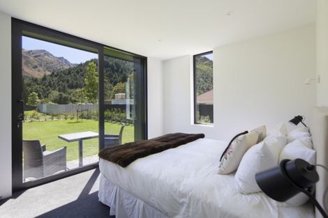 Photo of property in 34 Flynn Lane, Arrowtown, 9302