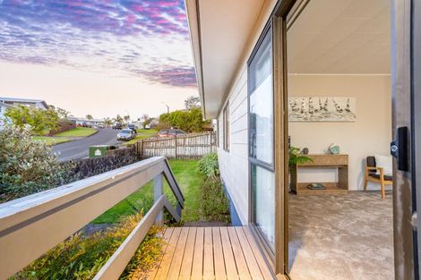 Photo of property in 11 Mona Vale, West Harbour, Auckland, 0618