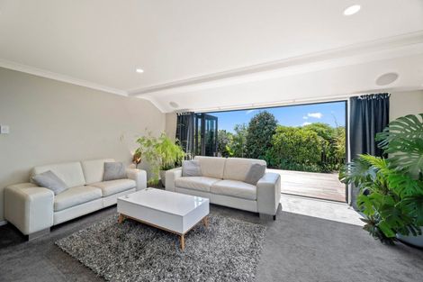 Photo of property in 2 Roosevelt Road, Western Heights, Rotorua, 3015