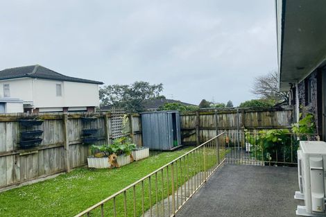 Photo of property in 1/60 Sandspit Road, Cockle Bay, Auckland, 2014