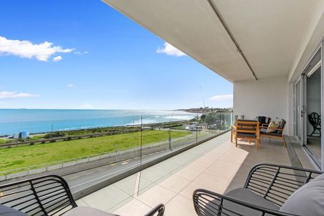 Photo of property in The Reef, 93 Saint Aubyn Street, New Plymouth, 4310