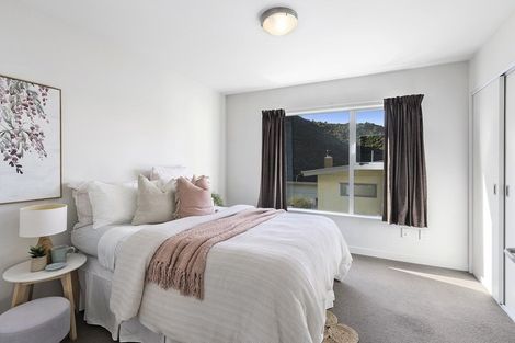 Photo of property in 19 Rarangi Way, Owhiro Bay, Wellington, 6023