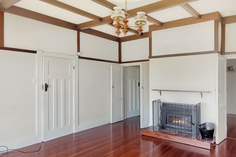 Photo of property in 21 Clayburn Road, Glen Eden, Auckland, 0602