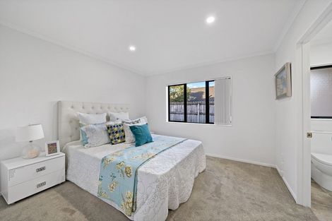 Photo of property in 10 Taatahi Street, Weymouth, Auckland, 2103