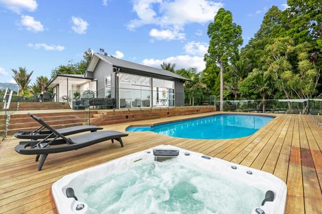 Photo of property in 91 Mountain Road, Henderson Valley, Auckland, 0612