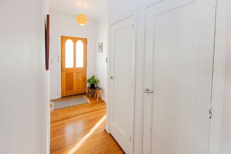 Photo of property in 31 Vincent Street, Waterloo, Lower Hutt, 5011