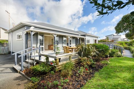 Photo of property in 32 Kent Avenue, Waitarere Beach, Levin, 5510