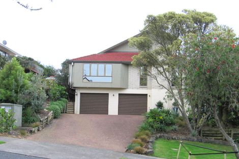 Photo of property in 8 Lastel Place, Shelly Park, Auckland, 2014