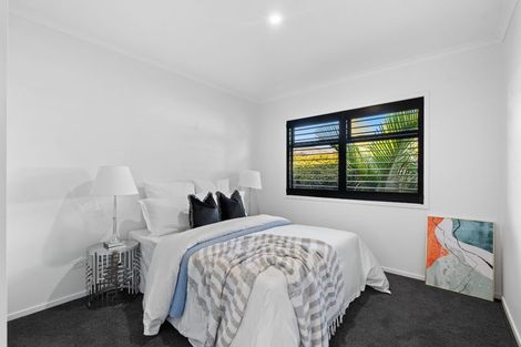 Photo of property in 27a Lillian Place, Orewa, 0931