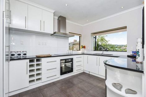 Photo of property in 20 Brownlee Place, Pukekohe, 2120