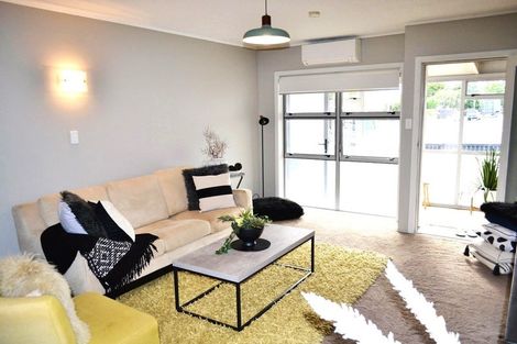 Photo of property in 1/28 Park Estate Road, Rosehill, Papakura, 2113