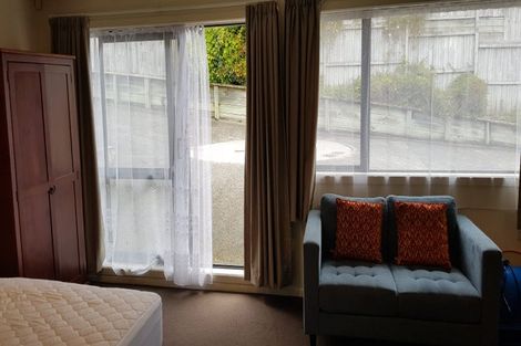 Photo of property in 8d Schnapper Rock Road, Schnapper Rock, Auckland, 0632