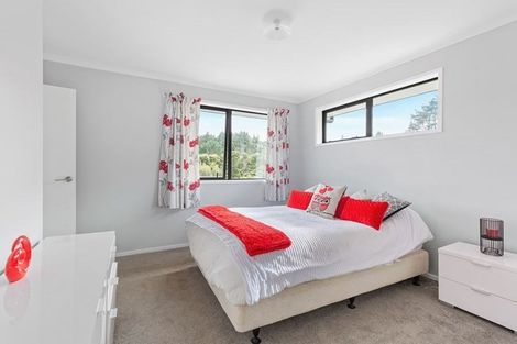 Photo of property in 51 Caton Road, Waitakere, Henderson, 0782