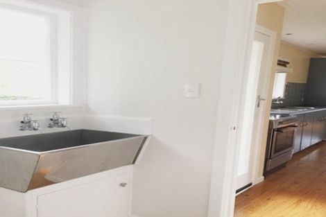 Photo of property in 45 Blakeborough Drive, Forrest Hill, Auckland, 0620