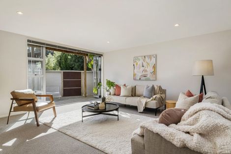 Photo of property in 6 Zion Road, Birkenhead, Auckland, 0626