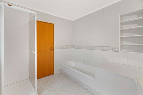 Photo of property in 5 Wanganui Road, Marton, 4710