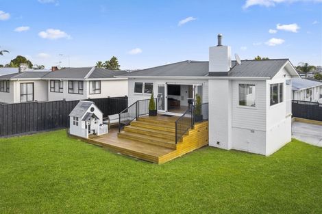 Photo of property in 2 Havelock Avenue, Forrest Hill, Auckland, 0620