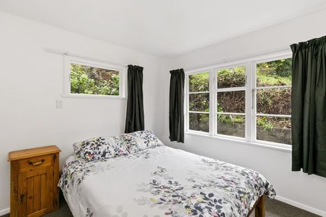 Photo of property in 6 Hollies Crescent, Johnsonville, Wellington, 6037