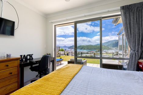 Photo of property in 10 Harbour View Heights, Picton, 7220