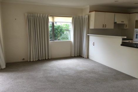 Photo of property in 17 Lakeridge Close, Rangatira Park, Taupo, 3330
