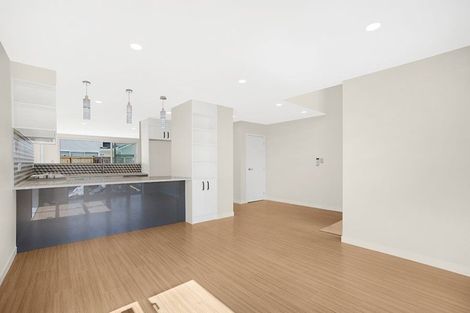 Photo of property in 28 Aeronautic Road, Takanini, 2112