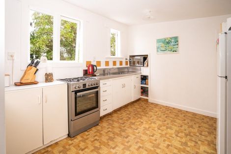 Photo of property in 26 Resolution Street, Lyall Bay, Wellington, 6022