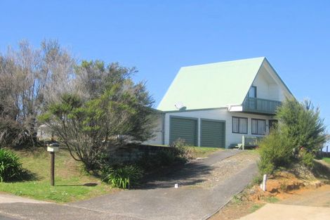 Photo of property in 77 Centennial Drive, Whitianga, 3510