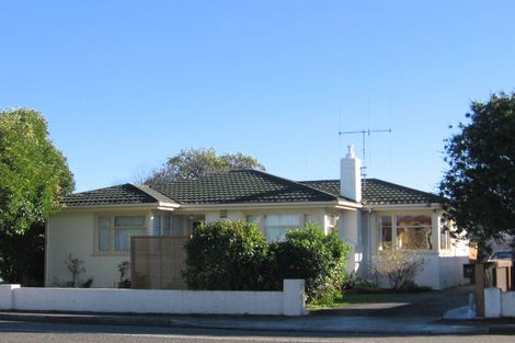 Photo of property in 65 Featherston Street, Takaro, Palmerston North, 4412