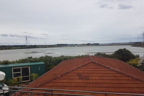 Photo of property in 2 Shepherds Road, Papakura, 2110