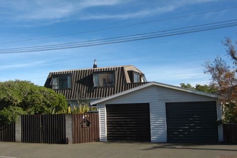 Photo of property in 283 Marine Parade, New Brighton, Christchurch, 8061