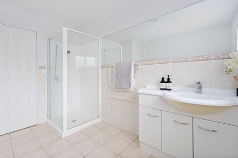 Photo of property in 2 Ferngrove Avenue, Ranui, Auckland, 0612